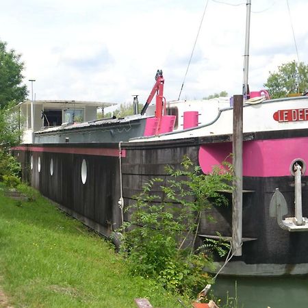 Peniche "Le Defi" Bed & Breakfast Marolles-sur-Seine ภายนอก รูปภาพ
