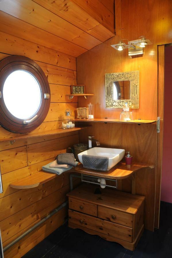 Peniche "Le Defi" Bed & Breakfast Marolles-sur-Seine ภายนอก รูปภาพ
